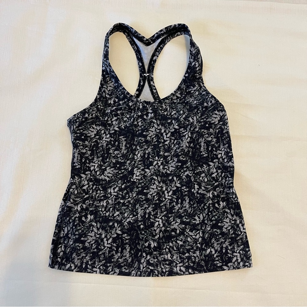 lululemon athletica Women’s Crop Tank Top Size 6